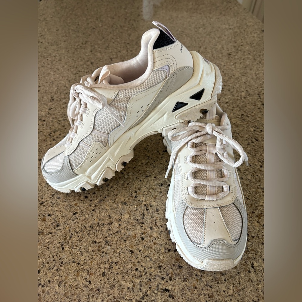 Skechers D'Lites Hiking Sneakers 8 Leather Mesh Off White Traction Excellent